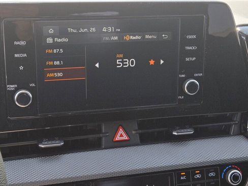 New 2025 Kia Sportage LX image 10