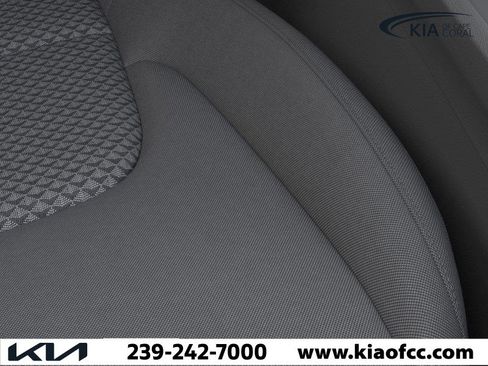 New 2025 Kia Sportage LX image 24