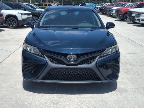 Used 2019 Toyota Camry SE FWD image 2