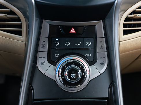 Used 2013 Hyundai Elantra GLS w/ Preferred Pkg image 37