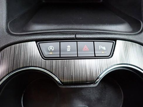 Used 2023 GMC Acadia SLT image 20