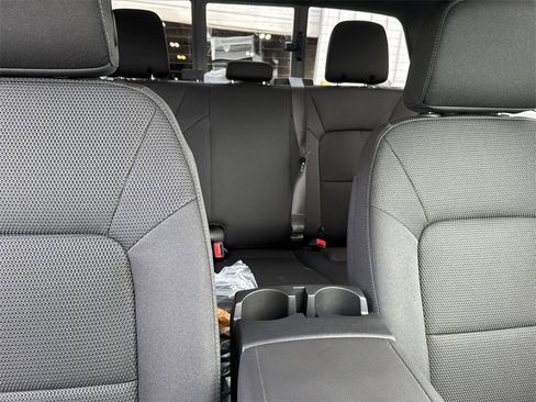 New 2025 Chevrolet Colorado LT image 32