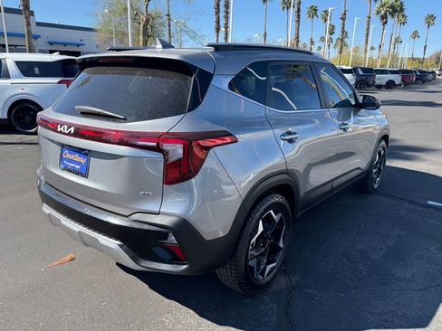 Used 2024 Kia Seltos EX image 8