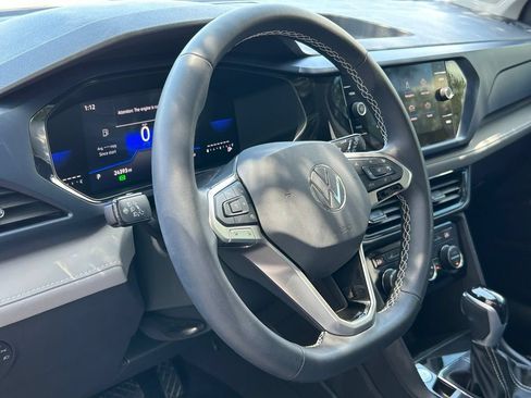 Used 2024 Volkswagen Taos SE w/ Panoramic Sunroof Package FWD image 22