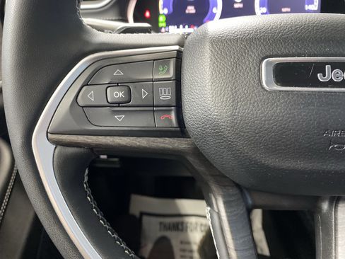 Used 2024 Jeep Grand Cherokee Limited image 20