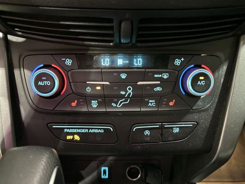 Used 2019 Ford Escape SE image 16