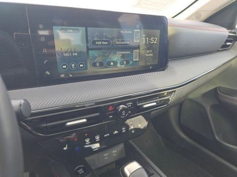 Used 2025 Nissan Kicks SR w/ SR Premium Package image 34