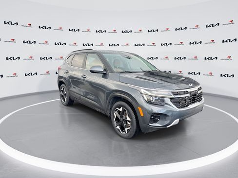 Used 2024 Kia Seltos EX AWD/4WD image 2