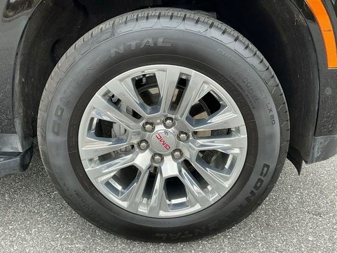 Used 2025 GMC Yukon Denali image 13