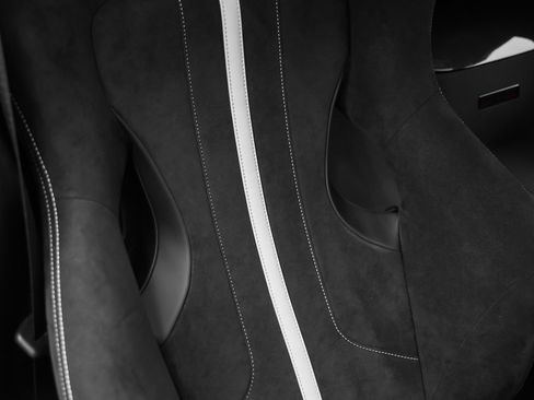 Certified 2022 Ferrari 812 Competizione image 32