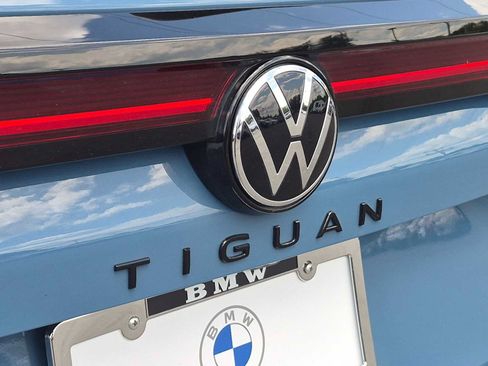 Used 2025 Volkswagen Tiguan SE R-Line AWD/4WD image 13