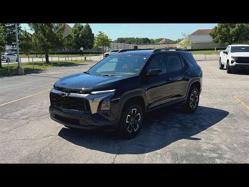 Used 2025 Chevrolet Equinox ACTIV w/ Safety and Technology Package AWD/4WD image 32