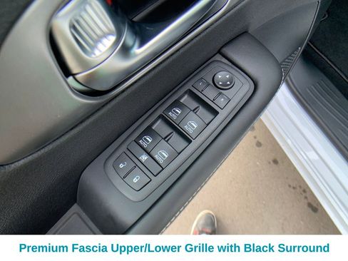 New 2026 Chrysler Pacifica Select image 12