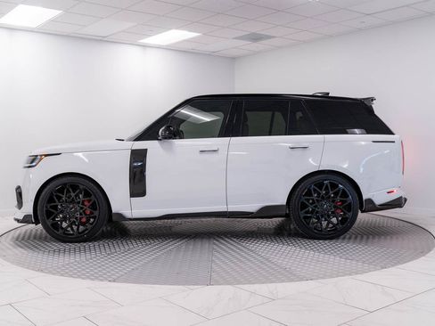 Used 2024 Land Rover Range Rover SE AWD/4WD image 4