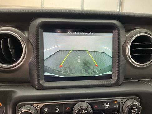 Used 2023 Jeep Wrangler Unlimited Rubicon 4xe w/ Cold Weather Group AWD/4WD image 5