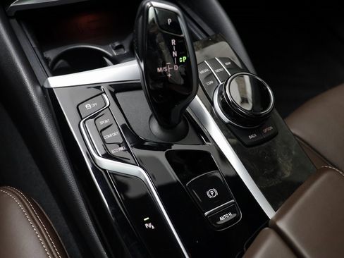 Certified 2022 BMW 530i xDrive w/ Executive Package image 12