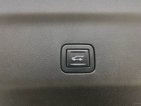 Used 2021 Chevrolet Tahoe RST w/ Luxury Package image 45