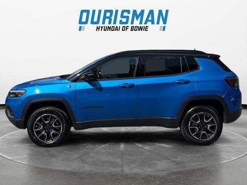 Used 2025 Jeep Compass Trailhawk w/ Trailhawk Elite Group AWD/4WD image 3