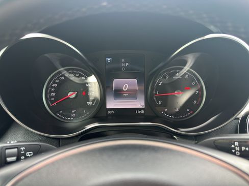 Used 2019 Mercedes-Benz GLC 300 4MATIC image 18