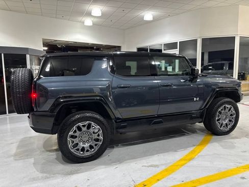 Used 2026 GMC Hummer EV SUV AWD/4WD image 9