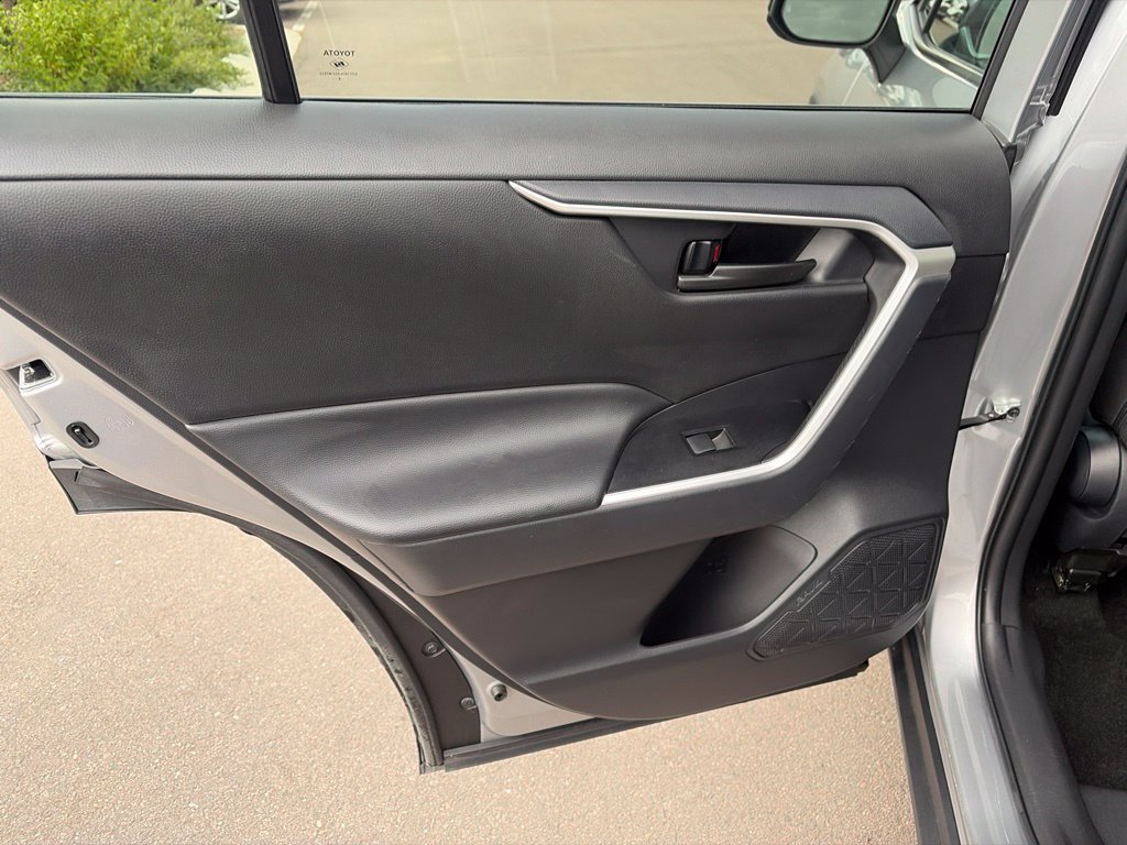 Used 2025 Toyota RAV4 LE AWD/4WD image 17