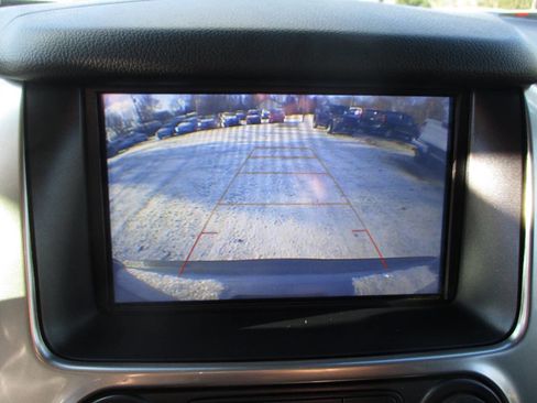 Used 2019 Chevrolet Suburban LT image 12