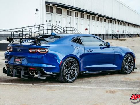 Used 2020 Chevrolet Camaro ZL1 image 50