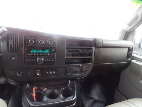 Used 2018 GMC Savana 2500 w/ Driver Convenience Package image 14