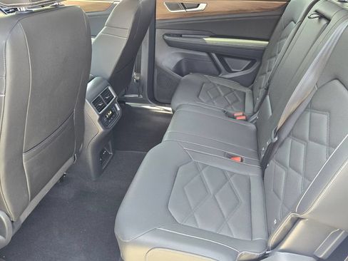 Certified 2026 Volkswagen Atlas SE w/ Panoramic Sunroof Package FWD image 12
