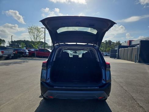 Used 2021 Nissan Rogue SV w/ Premium Package image 16