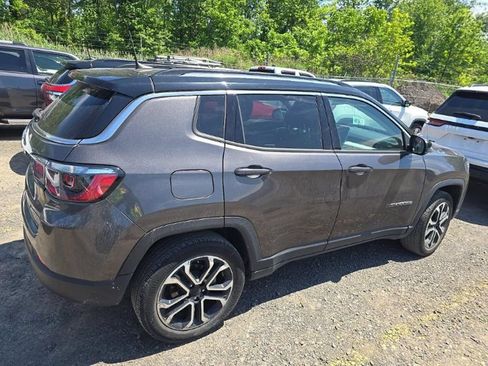 Used 2022 Jeep Compass Limited AWD/4WD image 4