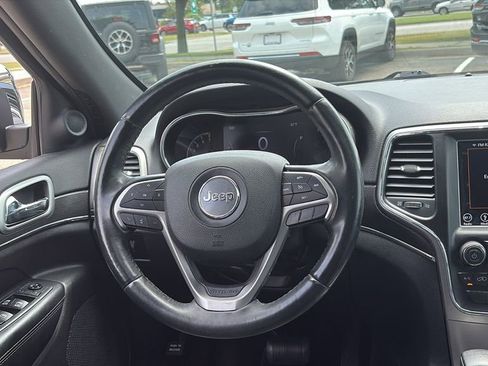 Used 2018 Jeep Grand Cherokee Limited image 13