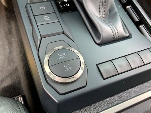 Used 2025 Toyota Tacoma SR5 image 30