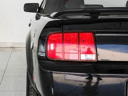 Used 2006 Ford Mustang GT RWD image 41