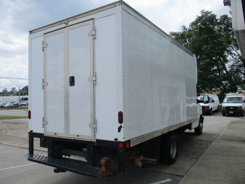 Used 2020 Chevrolet Express 4500 w/ Power Convenience Package image 4