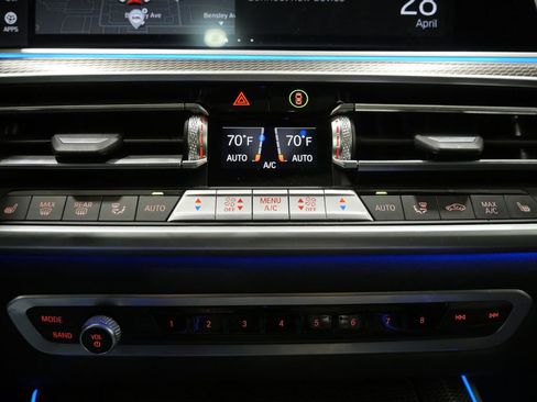 Used 2022 BMW X5 xDrive40i w/ M Sport Package AWD/4WD image 20