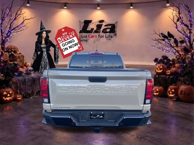 Used 2024 Chevrolet Colorado Trail Boss w/ Advanced Trailering Package AWD/4WD image 4