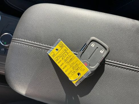 Used 2023 GMC Terrain SLE w/ LPO, Floor Liner Package FWD image 4