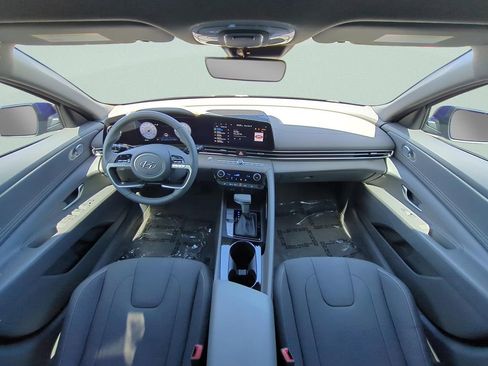 Certified 2023 Hyundai Elantra SEL w/ Convenience Package FWD image 11