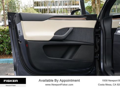 Used 2022 Tesla Model X image 11