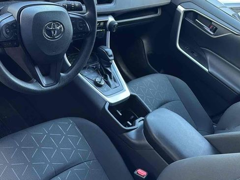 Used 2024 Toyota RAV4 XLE w/ Convenience Package image 5