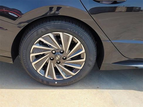 New 2025 Hyundai Sonata SEL image 9