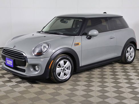 Used 2019 MINI Cooper Hardtop image 5