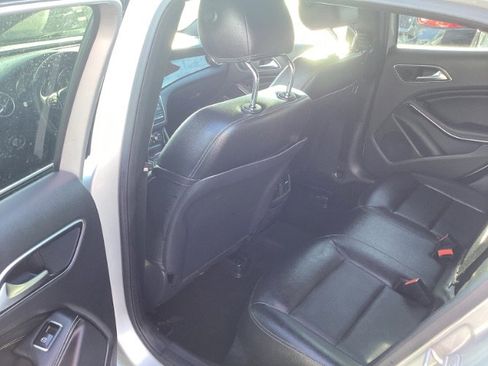 Used 2016 Mercedes-Benz GLA 250 4MATIC image 5