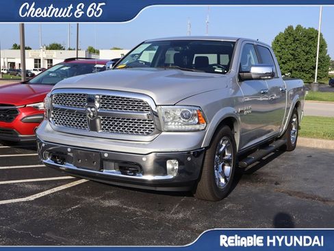 Used 2014 RAM 1500 Laramie w/ Convenience Group AWD/4WD image 11