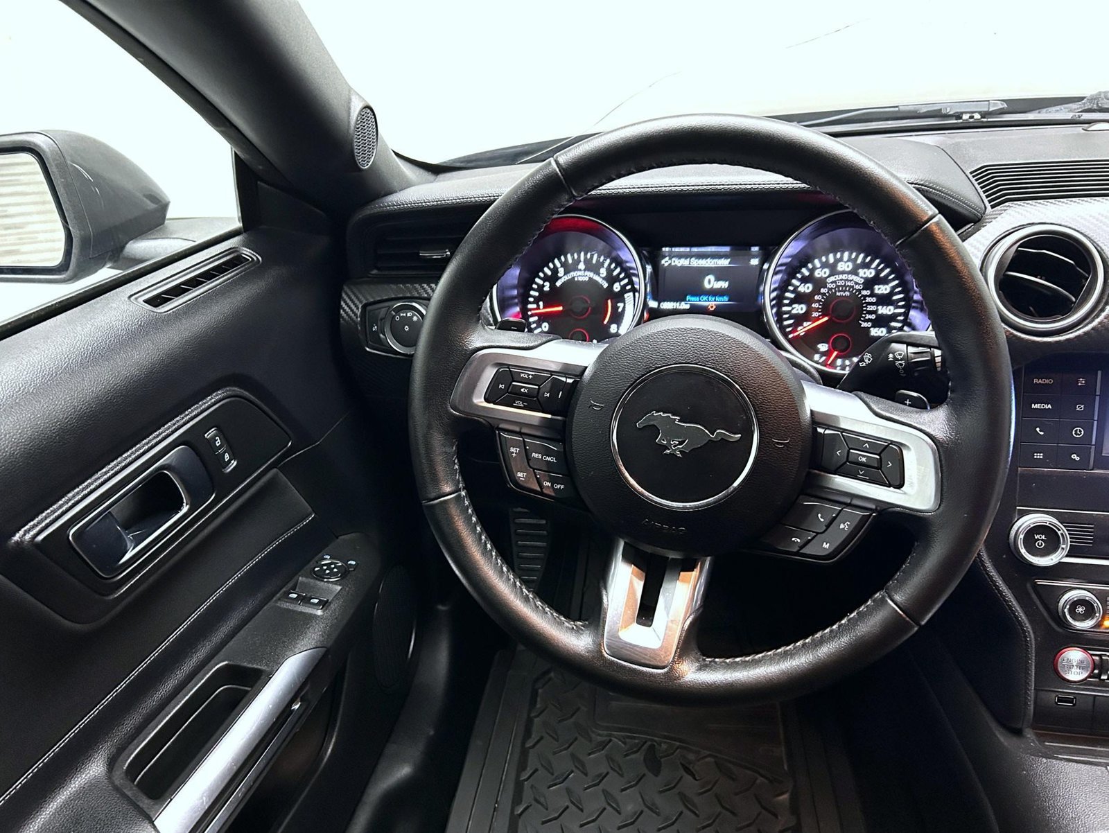 Used 2019 Ford Mustang Coupe w/ Black Accent Package RWD image 12