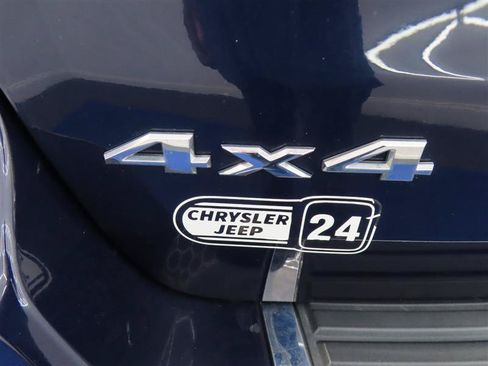 Used 2017 Jeep Grand Cherokee Overland AWD/4WD image 13