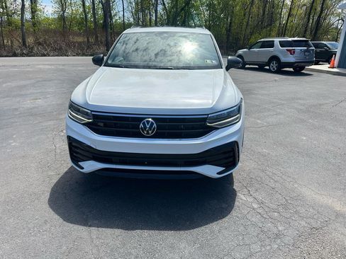 Used 2022 Volkswagen Tiguan SE R-Line AWD/4WD image 2