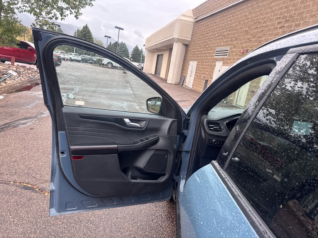 Certified 2025 Ford Escape ST-Line Select AWD/4WD image 10