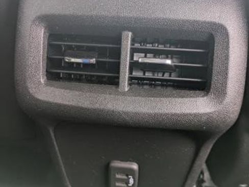 Used 2022 Chevrolet Equinox LT image 16